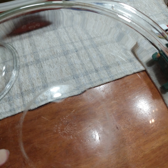 Glass Pyrex Casserole Dish with Lid - Picture 5 of 5